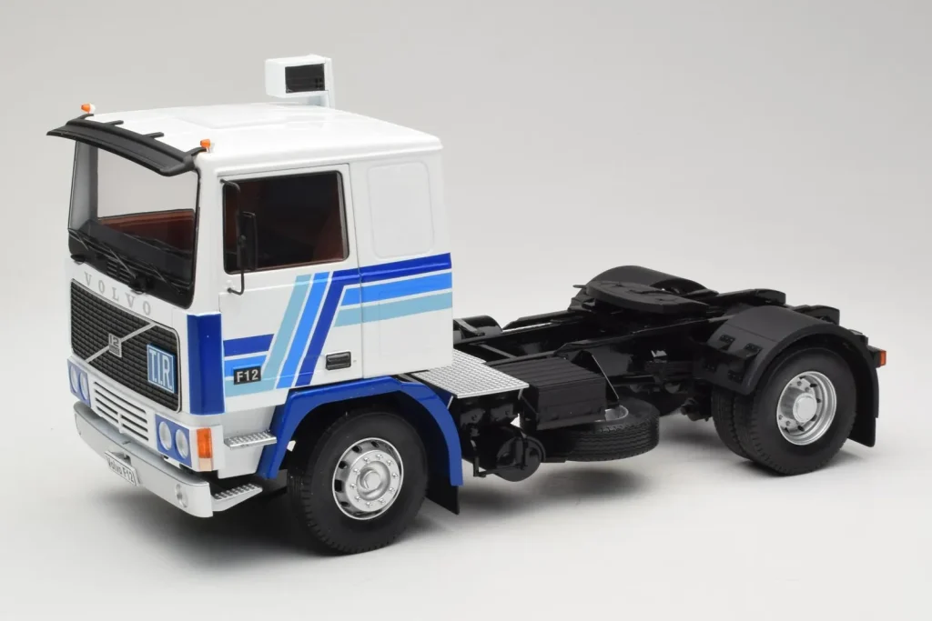 โมเดลรถ 1:18 Volvo F12 Blue White Road Kings