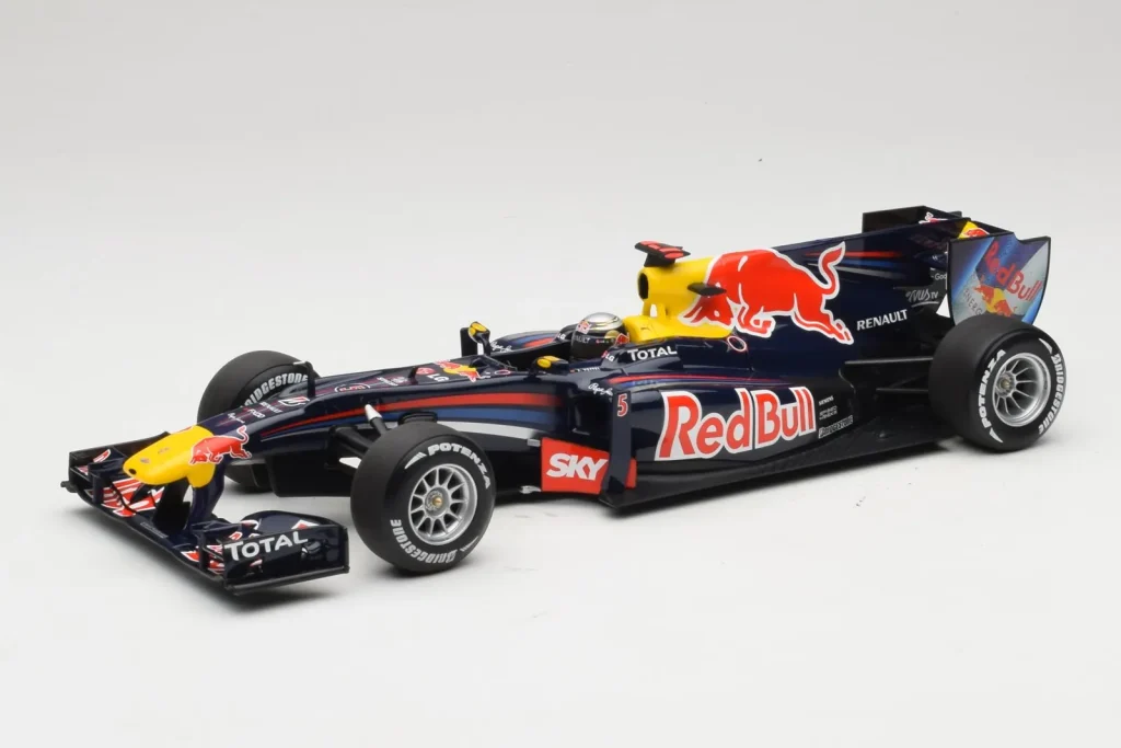 โมเดลรถ 1:18 Red Bull RB6 Renault #5 S. Vettel Red Bull Racing Brazilian Grand Prix Winner ปี 2010 Minichamps (มือสอง)