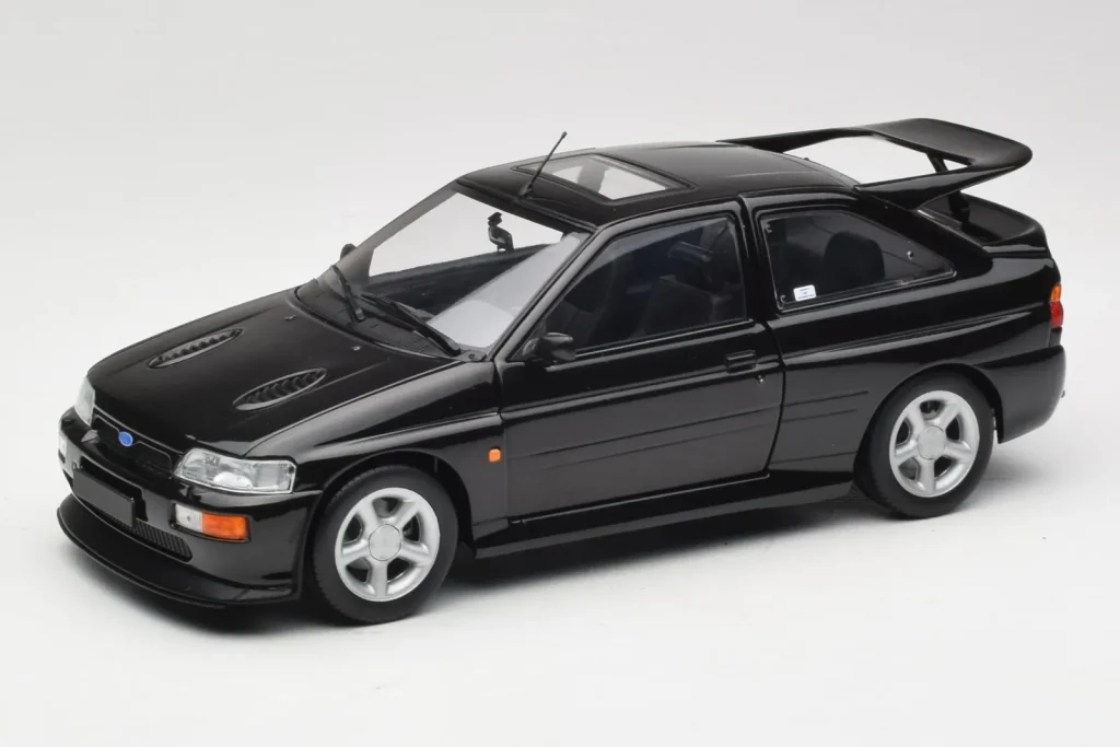 โมเดลรถ 1:18 Ford Escort RS Cosworth สีดำเมทัลลิก Minichamps (มือสอง)