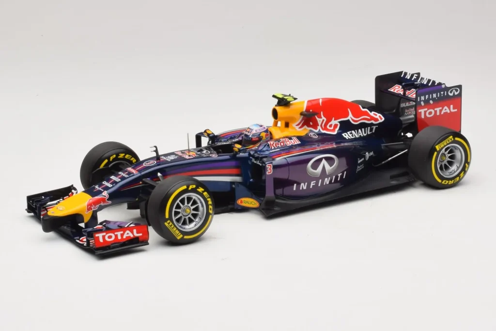 Model 1:18 Red Bull RB10 Renault #3 D. Ricciardo Infiniti Red Bull Racing Showcar year 2014 Minichamps
