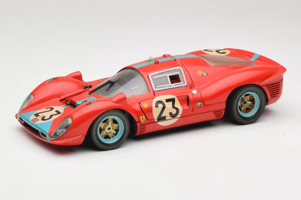 Model 1:18 Ferrari 412P #23 W. Mairesse / J. Beurlys Le Mans year 1967 red Revell