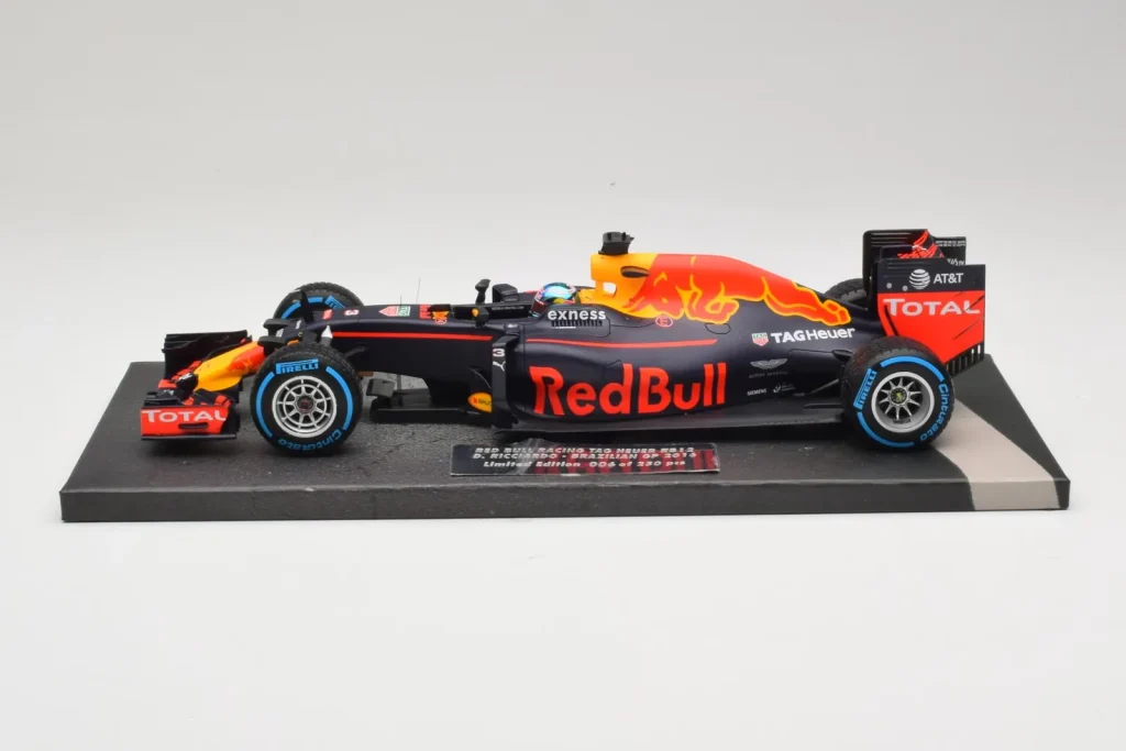 Model 1:18 Red Bull RB12 Tag Heuer #3 D. Ricciardo Red Bull Racing Brazilian Grand Prix year 2016 Minichamps