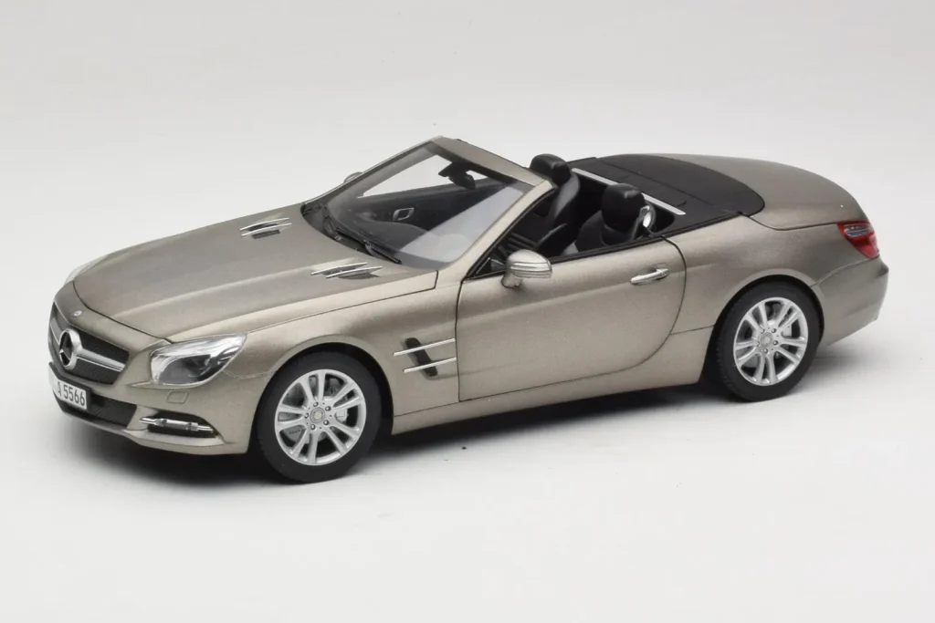 Model 1:18 Mercedes SL500 R231 Dark Grey Matt Norev