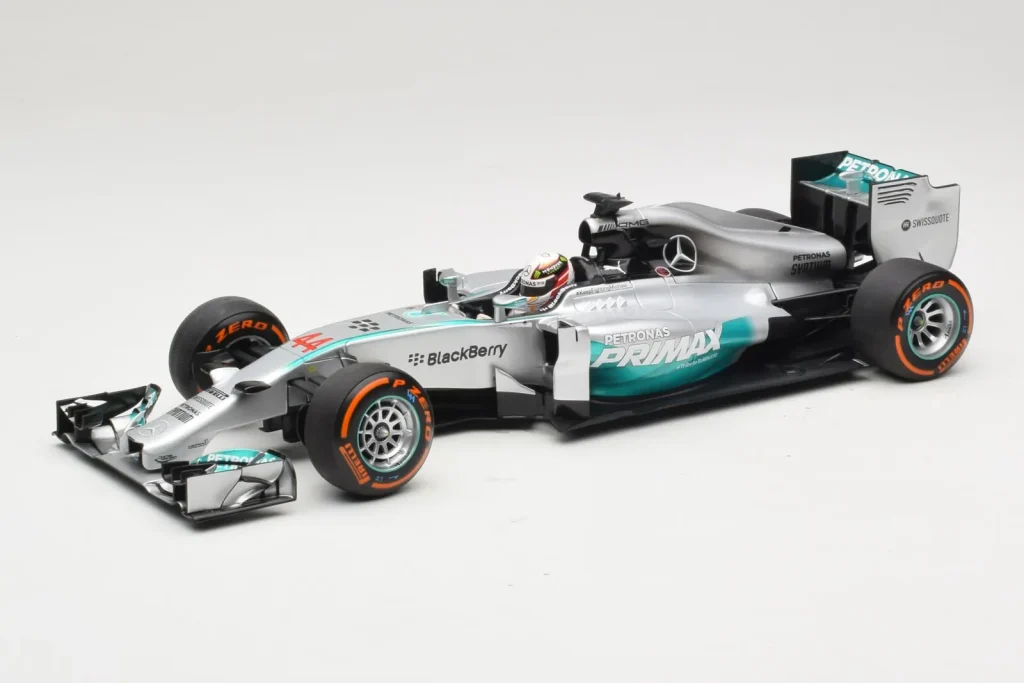 车型 1:18 Mercedes W05 #44 L. Hamilton Mercedes AMG Petronas Malaysian Grand Prix Winner 年 2014 Minichamps