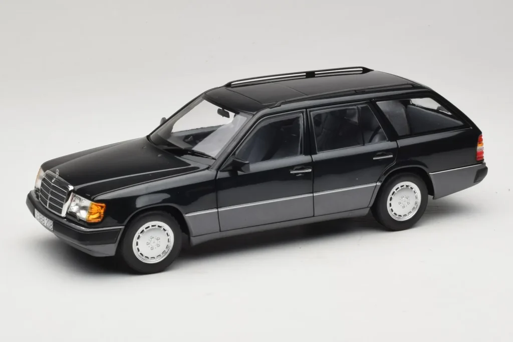Model 1:18 Mercedes 300 D W124 Estate Black Norev