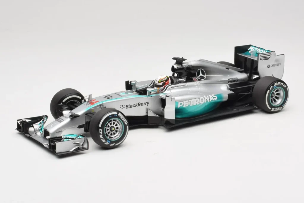 Model 1:18 Mercedes W05 #44 L. Hamilton Mercedes AMG Petronas Chinese Grand Prix Winner year 2014 Minichamps