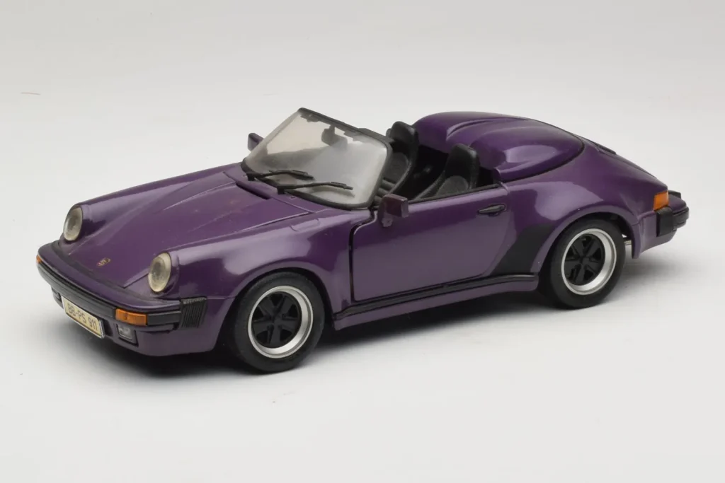 车型 1:18 Porsche 911 3.2 Speedster 紫色 Maisto