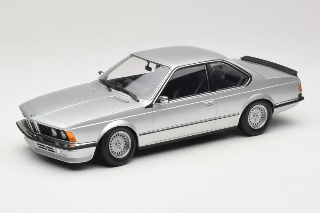 โมเดลรถ 1:18 BMW 635 CSi E24 สีเงิน Minichamps (มือสอง)
