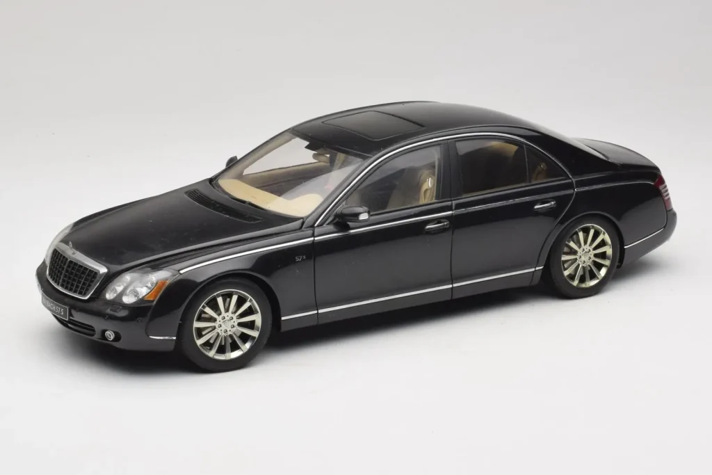 โมเดลรถ 1:18 Maybach 57S สีดำ AUTOart (มือสอง)
