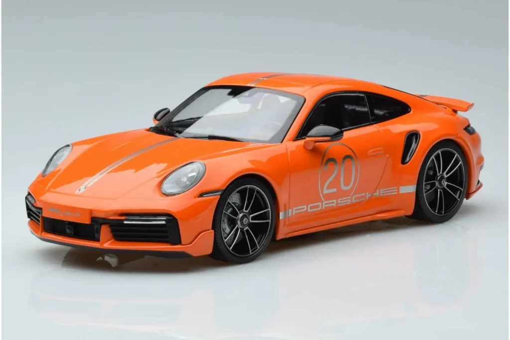 Model 1:18 Porsche 911 992 Turbo S China 20th Anniversary orange Minichamps
