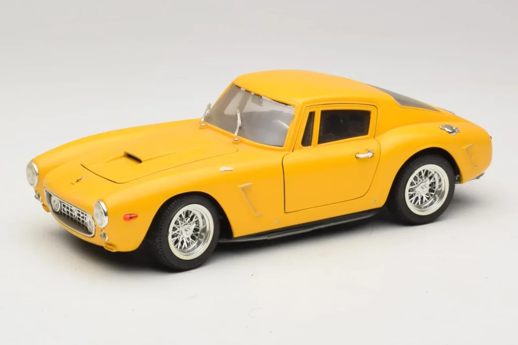 โมเดลรถ 1:18 Ferrari 250 GT Berlinetta สีเหลือง Jouef Evolution (มือสอง)