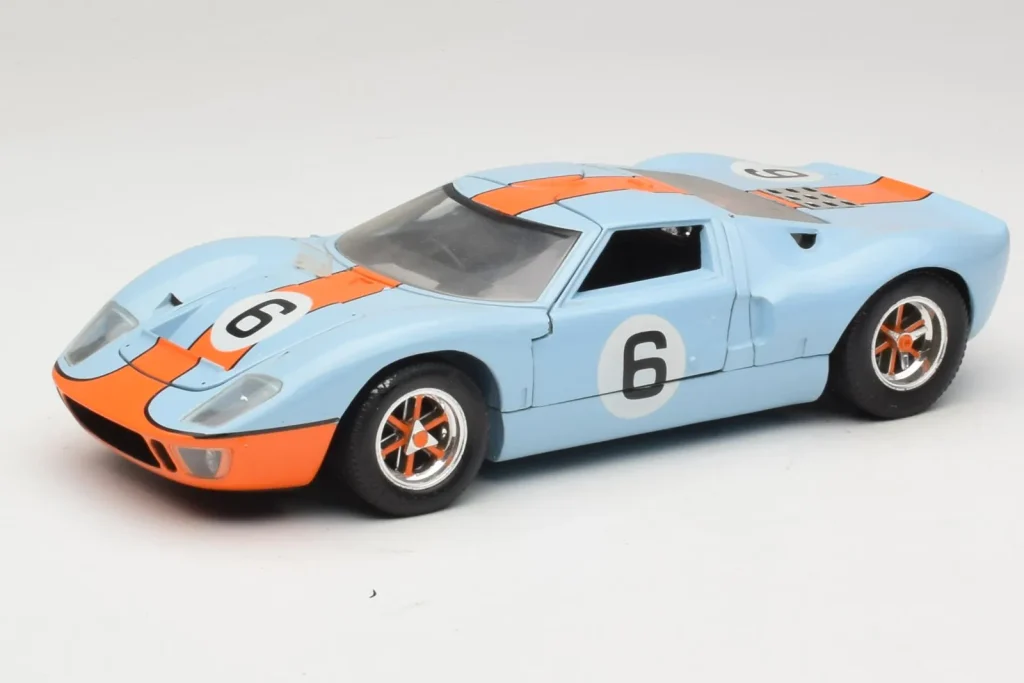Model 1:18 Ford GT40 Gulf #6 J. Ickx / J. Oliver 24 Hours of Le Mans year 1969 Revell