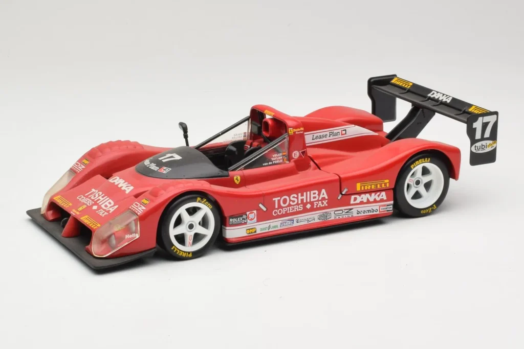 车型 1:18 Ferrari 333 SP Toshiba #17 Velez / Taylor 年 2000 Hot Wheels