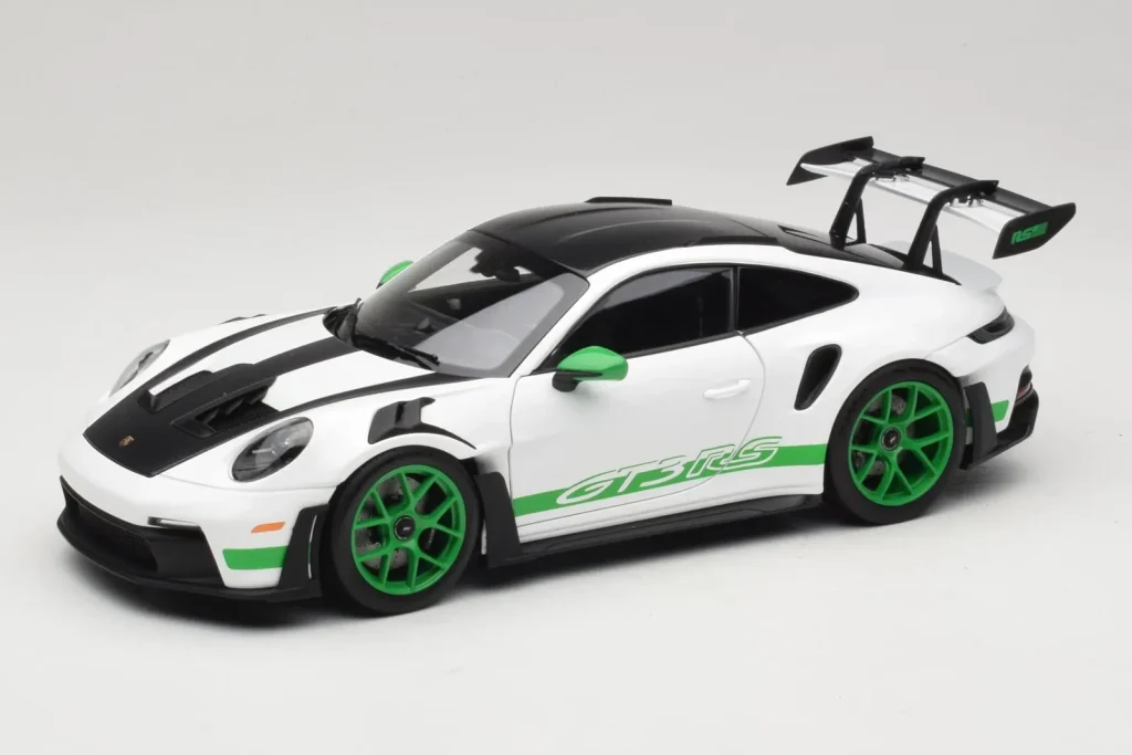 车型 1:18 Porsche 911 992 GT3 RS Tribute to Carrera RS White Python Green Norev