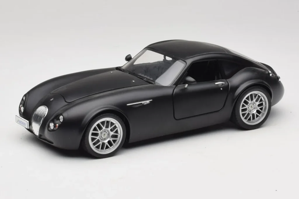 โมเดลรถ 1:18 Wiesmann GT MF Matte สีดำ Revell (มือสอง)