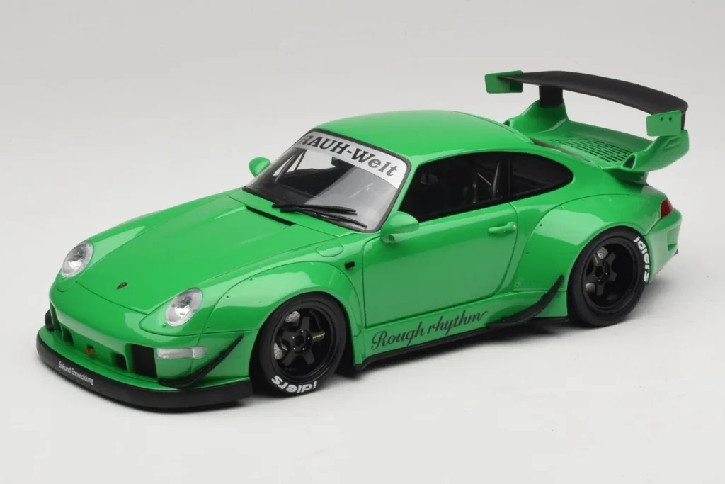 โมเดลรถ 1:18 Porsche 911 993 RWB สีเขียว GT Spirit (มือสอง)