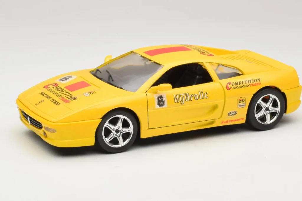 โมเดลรถ 1:18 Ferrari F355 Berlinetta Racing สีเหลือง Solido (มือสอง)