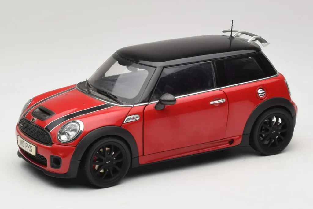 โมเดลรถ 1:18 Mini Cooper John Cooper Works R56 Red & Black Kyosho (มือสอง)