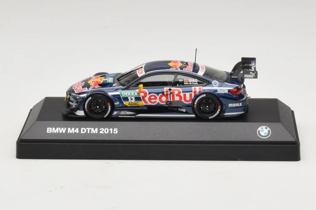 车型 1:43 BMW M4 #13 Red Bull A. da Costa BMW Team RBM DTM 年 2015 Minichamps