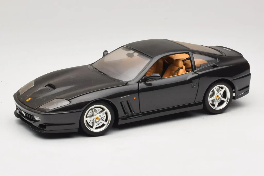 โมเดลรถ 1:18 Ferrari 550 Maranello สีดำเมทัลลิก Bburago (มือสอง)