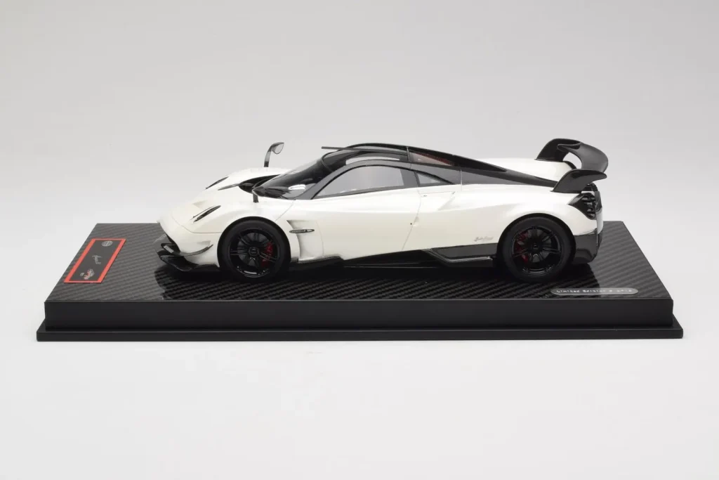 โมเดลรถ 1:18 Pagani Huayra BC สีขาวเมทัลลิก Yy Model