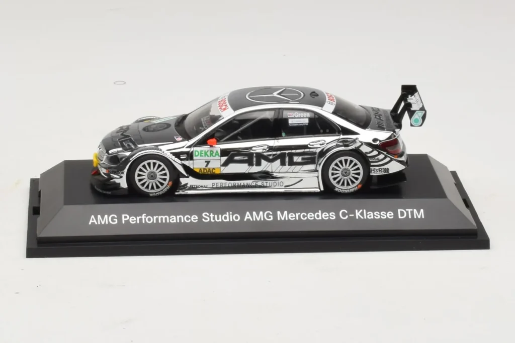 โมเดลรถ 1:43 Mercedes C204 #7 J. Green DTM ปี 2010 Minichamps (มือสอง)