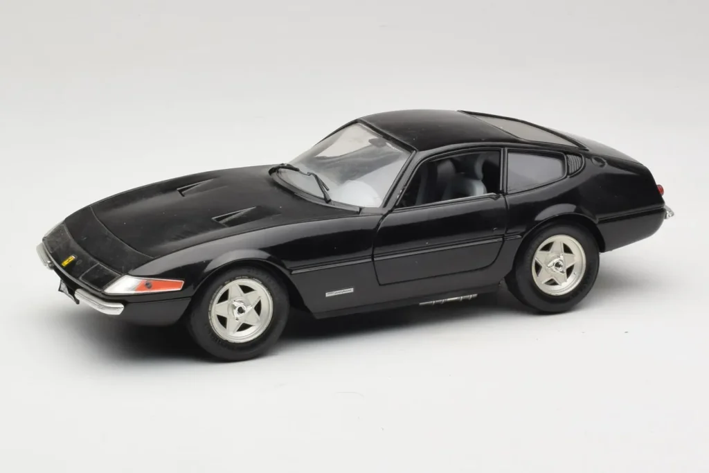 โมเดลรถ 1:18 Ferrari 365 GTB/4 Daytona สีดำ Techno Giodi (มือสอง)