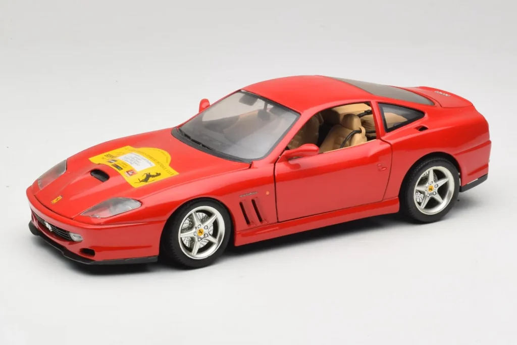 โมเดลรถ 1:18 Ferrari 550 Maranello 22 Jahre Ferrari Model Club สีแดง Bburago (มือสอง)