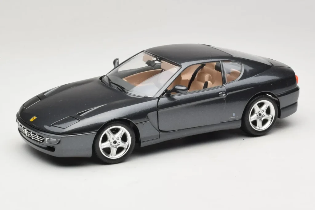 โมเดลรถ 1:18 Ferrari 456 GT Grey Metallic Special Paint Bburago (มือสอง)