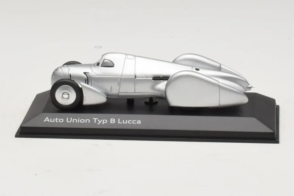 โมเดลรถ 1:43 Auto Union Type B Lucca สีเงิน Minichamps (มือสอง)