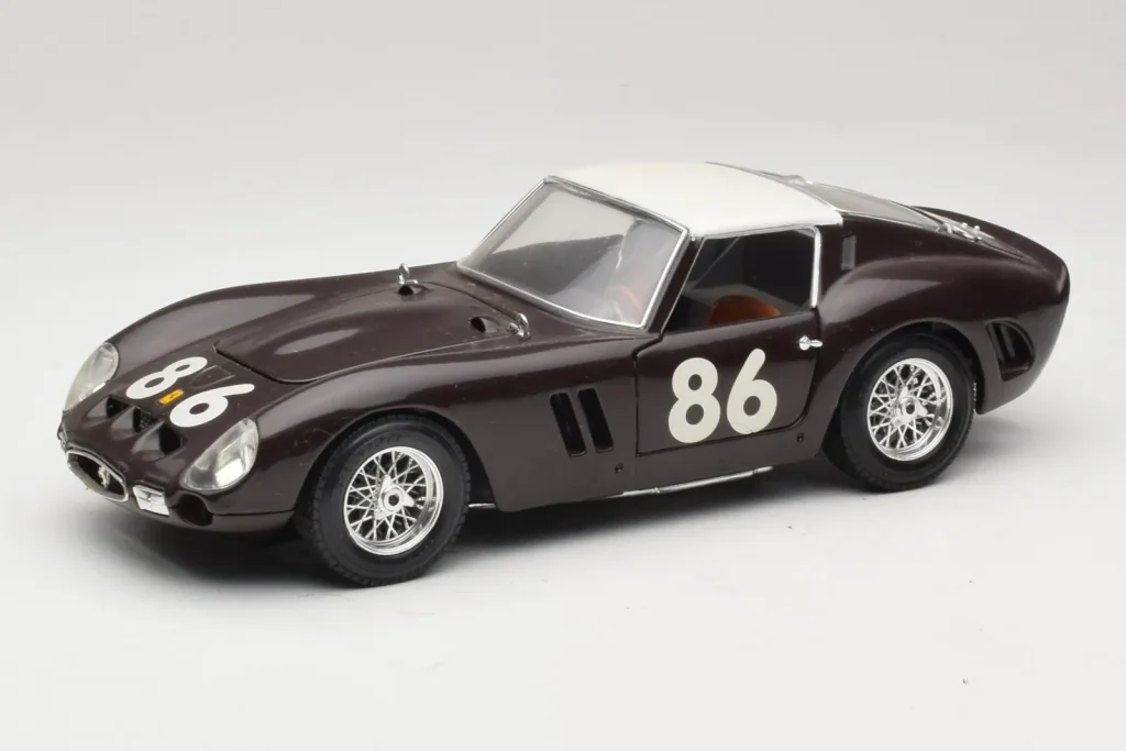 โมเดลรถ 1:18 Ferrari 250 GTO #86 สีดำ Bburago (มือสอง)