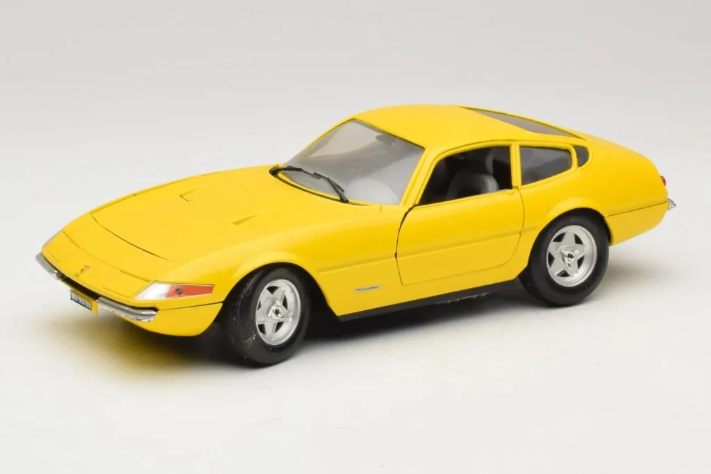 โมเดลรถ 1:18 Ferrari 365 GTB/4 Daytona สีเหลือง Techno Giodi (มือสอง)