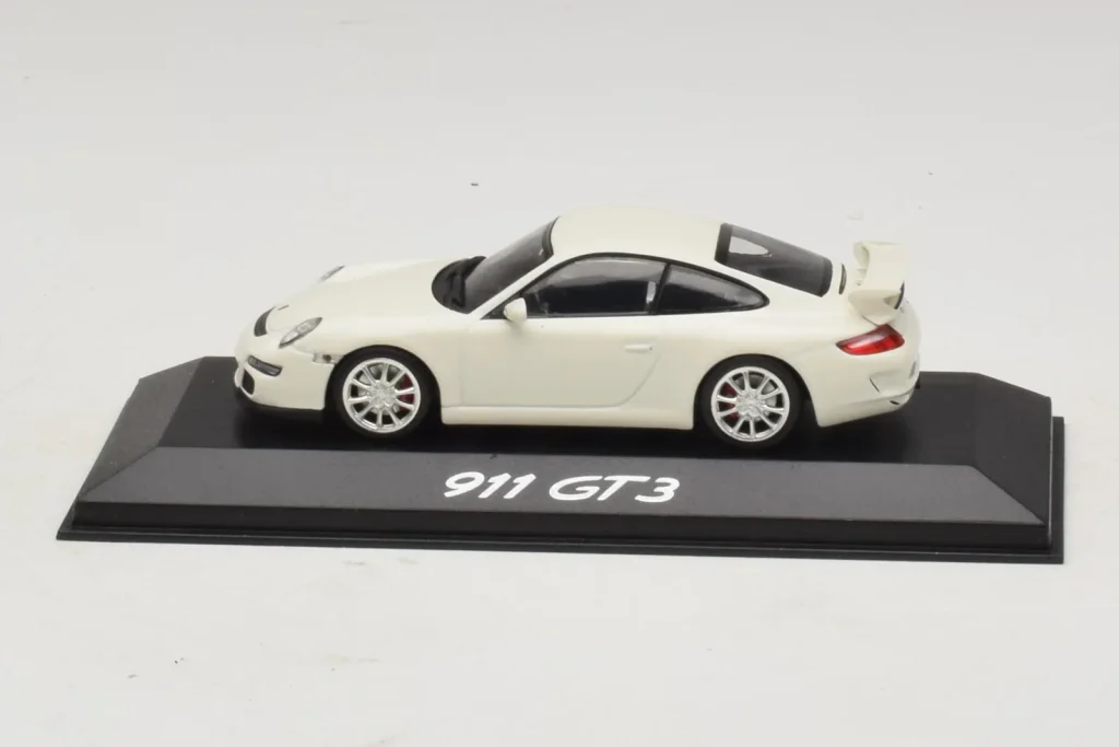 Model 1:43 Porsche 911 997 GT3 white Minichamps [WAP02012016]