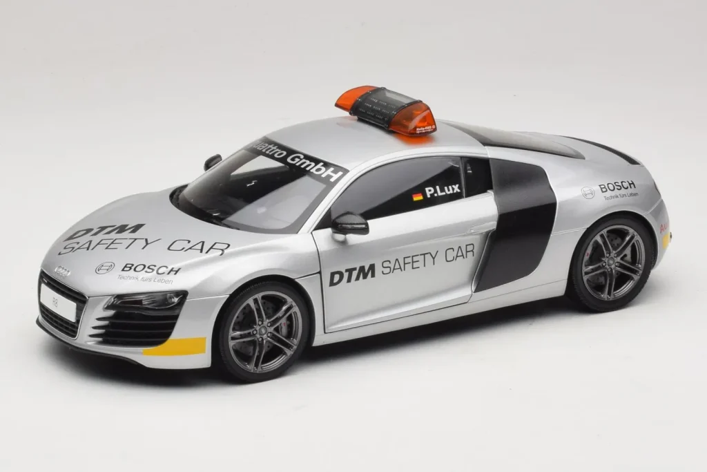 Model 1:18 Audi R8 Safety Car 24 Hours of Le Mans year 2008 Kyosho