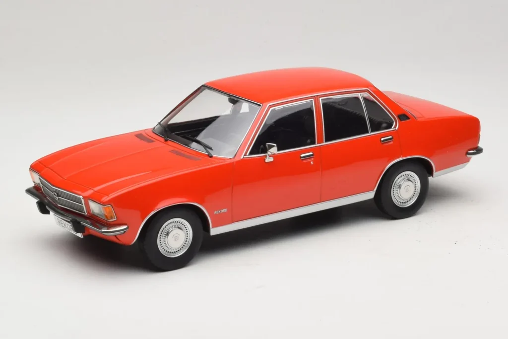 โมเดลรถ 1:18 Opel Rekord D สีแดง MCG