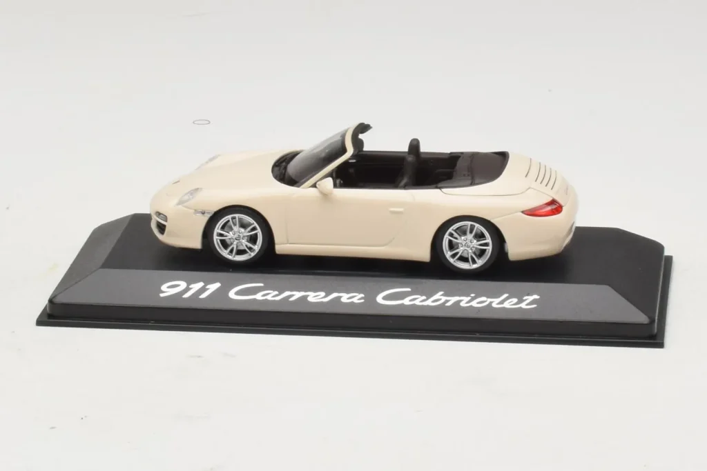 Model 1:43 Porsche 911 997 Carrera Cabriolet white Minichamps