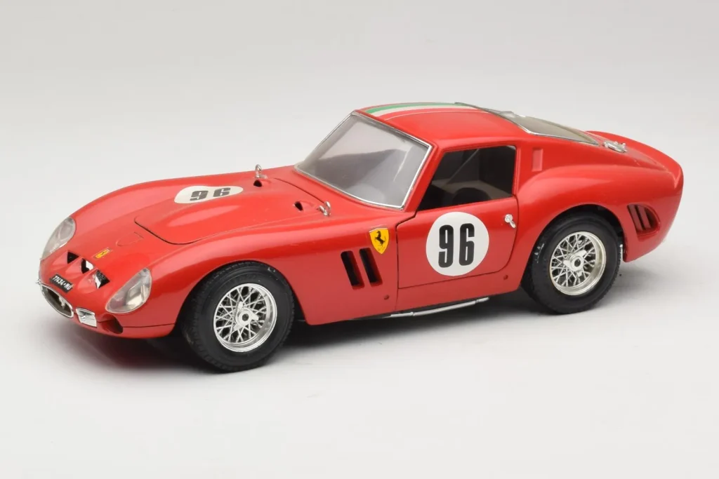 车型 1:18 Ferrari 250 GTO #96 Red Italian Flag 年 1962 Bburago