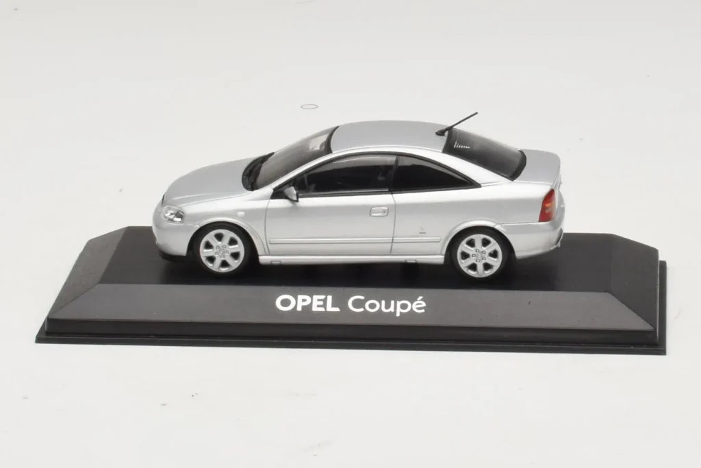โมเดลรถ 1:43 Opel Coupe Bertone สีเงิน Minichamps (มือสอง)