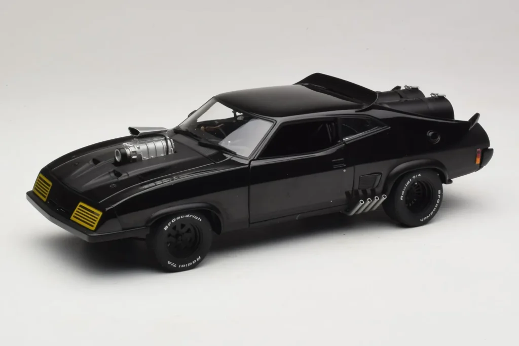 โมเดลรถ 1:18 Ford Falcon XB Interceptor Mad Max 2 The Road Warrior AUTOart (มือสอง)
