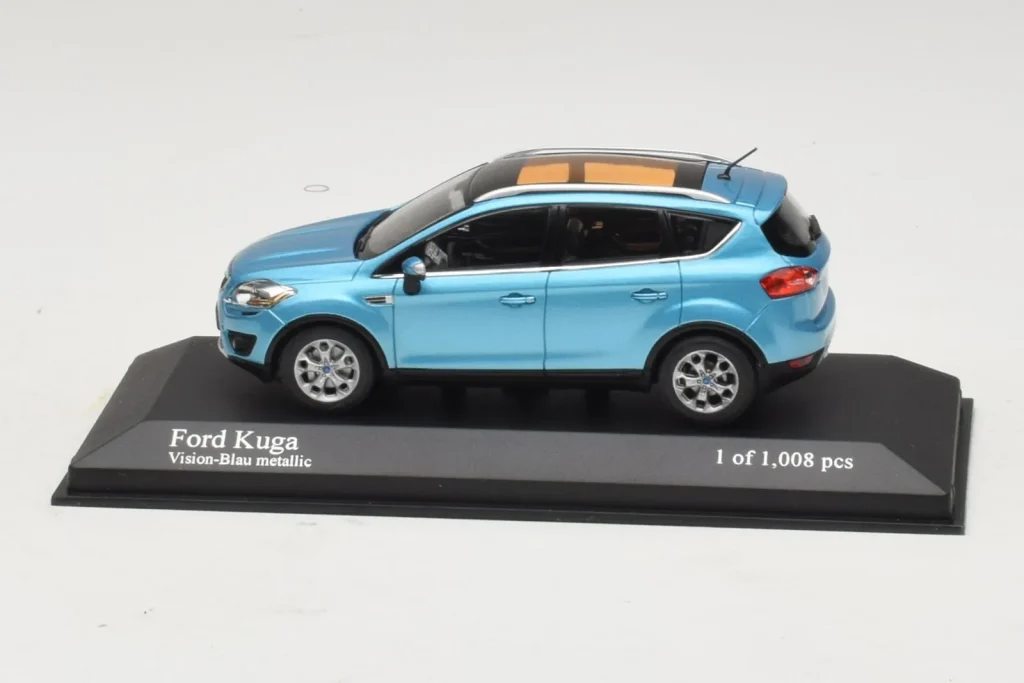 โมเดลรถ 1:43 Ford Kuga Mk1 สีน้ำเงินเมทัลลิก Minichamps (มือสอง)