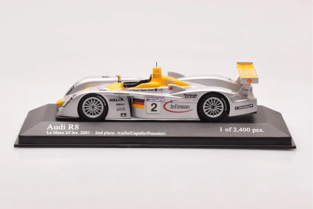 โมเดลรถ 1:43 Audi R8 Infineon #2 L. Aiello / R. Capello / Pescatori 2nd Place 24 Hours of Le Mans ปี 2001 Minichamps (มือสอง)
