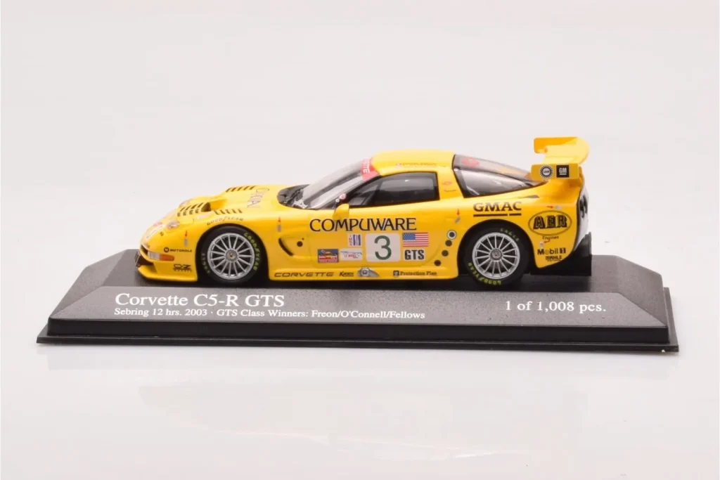 车型 1:43 Chevrolet Corvette C5R #3 O. Gavin / J. O’Connell / R. Fellows Sebring 12 Hours 年 2003 Minichamps