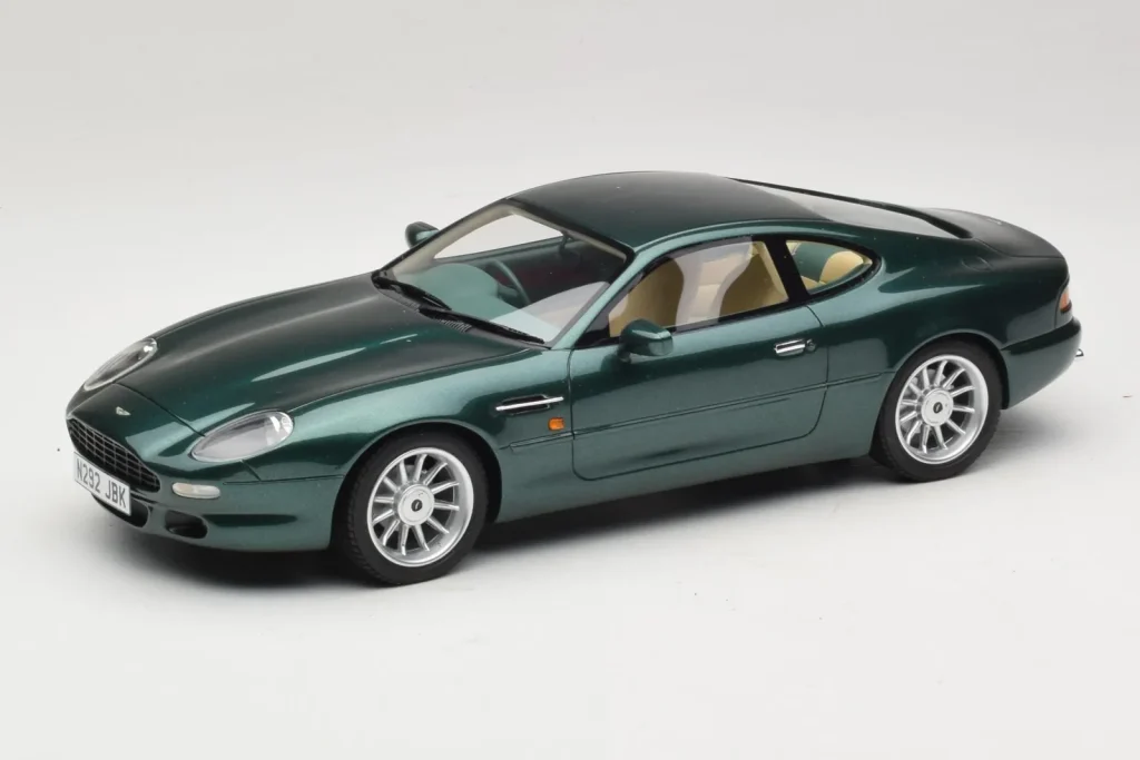 Model 1:18 Aston Martin DB7 Buckinghamshire green Cult Models