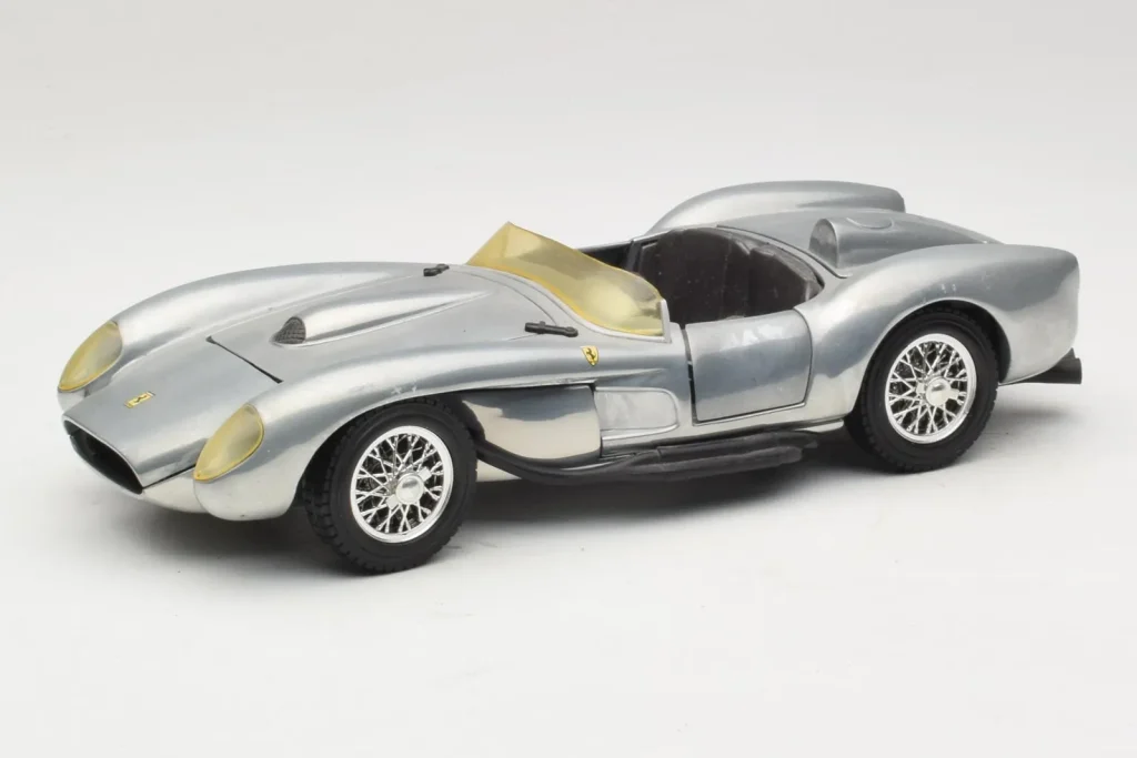 โมเดลรถ 1:18 Ferrari Testa Rossa Chrome สีเงิน Hot Wheels (มือสอง)