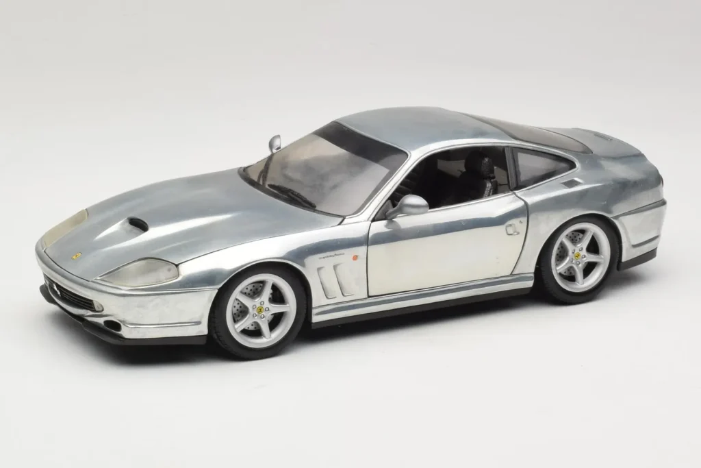 โมเดลรถ 1:18 Ferrari 550 Maranello Chrome สีเงิน Hot Wheels (มือสอง)