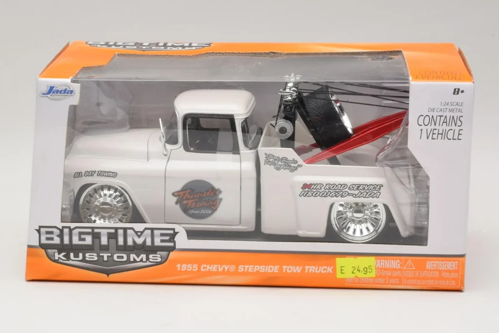 โมเดลรถ 1:24 Chevrolet Stepside Tow Truck Bigtime Kustoms Jada (มือสอง)