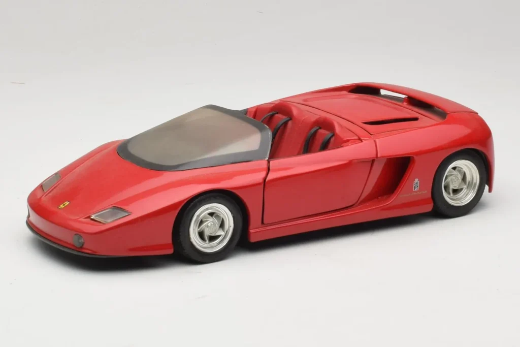 โมเดลรถ 1:18 Pininfarina Mythos สีแดง Revell (มือสอง)