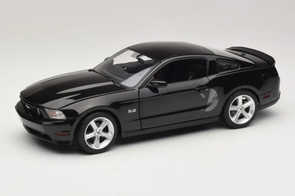车型 1:18 Ford Mustang GT Black Drive Movie Greenlight