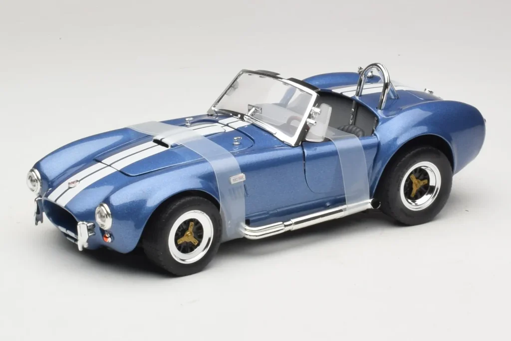 โมเดลรถ 1:18 Shelby Cobra 427 S/C Blue White Stripe Road Signature (มือสอง)