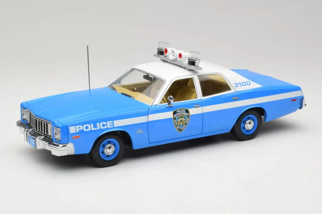 โมเดลรถ 1:18 Plymouth Fury Police Pursuit New York Police Department Greenlight (มือสอง)